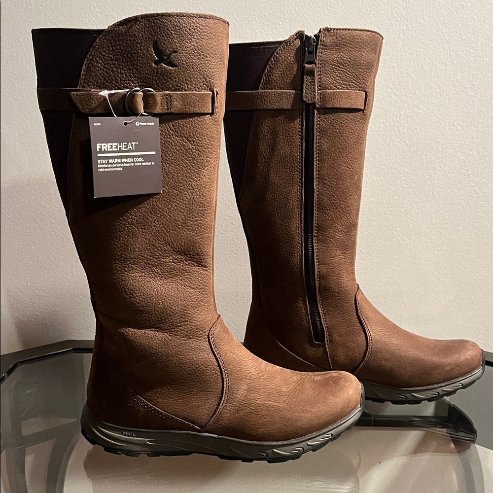New with Tag size 6.5 Eddie Bauer Lodge Boots Leather waterproof
